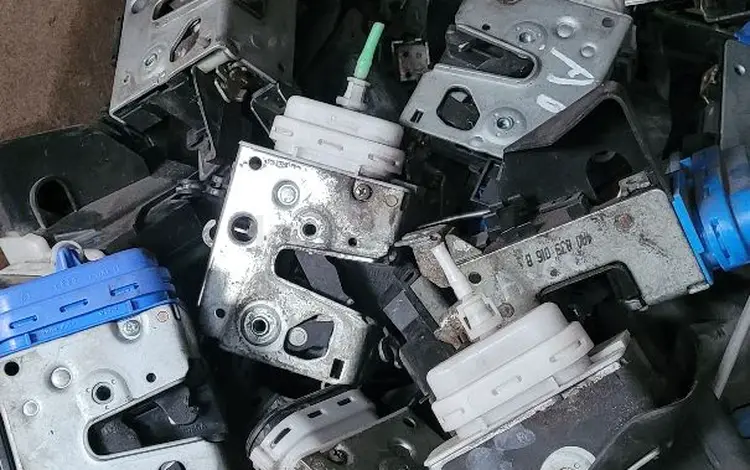 Замок двери на Audi за 5 000 тг. в Алматы