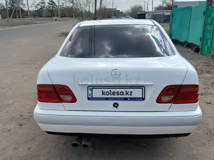 Mercedes-Benz E 230 1995 года за 2 850 000 тг. в Павлодар – фото 2