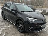 Toyota RAV4 2019 года за 13 500 000 тг. в Караганда – фото 2