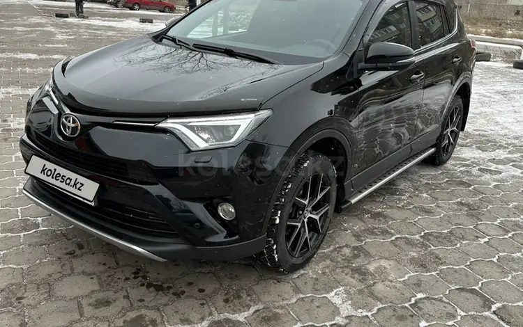 Toyota RAV4 2019 года за 13 900 000 тг. в Караганда