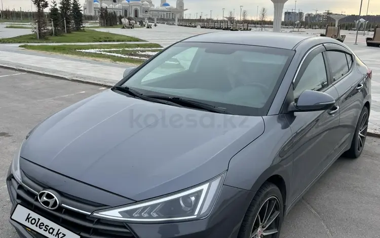 Hyundai Elantra 2019 года за 8 800 000 тг. в Астана