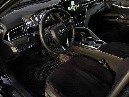 Toyota Camry 2023 года за 16 000 000 тг. в Атырау – фото 3