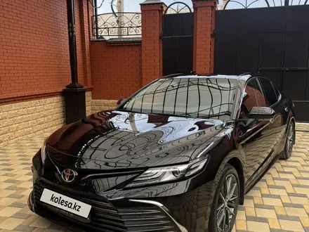 Toyota Camry 2023 года за 16 000 000 тг. в Атырау – фото 4