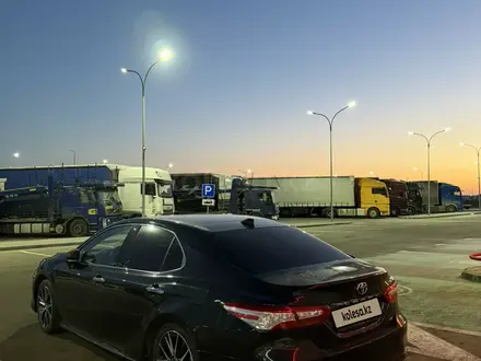 Toyota Camry 2023 года за 16 000 000 тг. в Атырау – фото 8