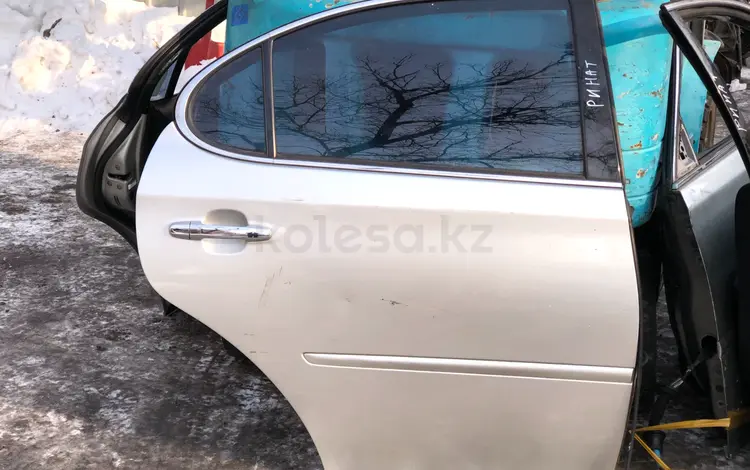Двери на Lexus Es 300-330 за 1 000 тг. в Алматы