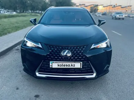 Lexus UX 250h 2021 года за 15 700 000 тг. в Астана