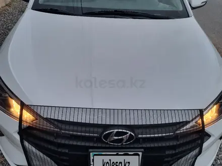 Hyundai Elantra 2020 года за 7 500 000 тг. в Шымкент – фото 2