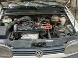 Volkswagen Golf 1994 годаүшін550 000 тг. в Актобе – фото 4