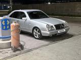 Mercedes-Benz E 320 1997 года за 2 800 000 тг. в Тараз – фото 4