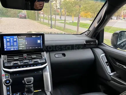Toyota Land Cruiser 2023 года за 51 500 000 тг. в Алматы – фото 10