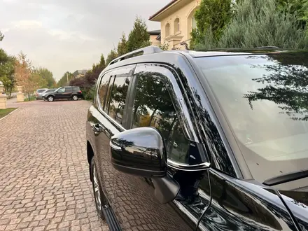 Toyota Land Cruiser 2023 года за 51 500 000 тг. в Алматы – фото 19