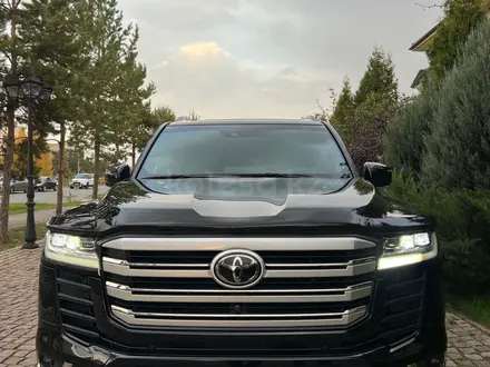 Toyota Land Cruiser 2023 года за 51 500 000 тг. в Алматы