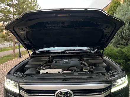 Toyota Land Cruiser 2023 года за 51 500 000 тг. в Алматы – фото 29