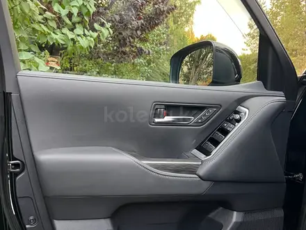 Toyota Land Cruiser 2023 года за 51 500 000 тг. в Алматы – фото 4