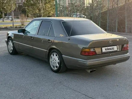 Mercedes-Benz E 230 1989 года за 1 650 000 тг. в Шымкент – фото 4