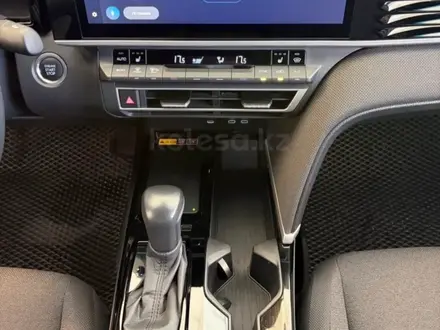 Toyota Camry 2025 года за 17 690 000 тг. в Астана – фото 15