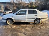 Volkswagen Vento 1993 года за 850 000 тг. в Шымкент – фото 5