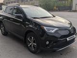 Toyota RAV4 2018 годаүшін12 850 000 тг. в Караганда – фото 2