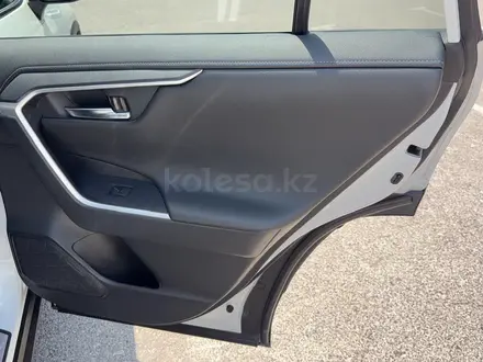 Toyota RAV4 2023 года за 17 500 000 тг. в Алматы – фото 12