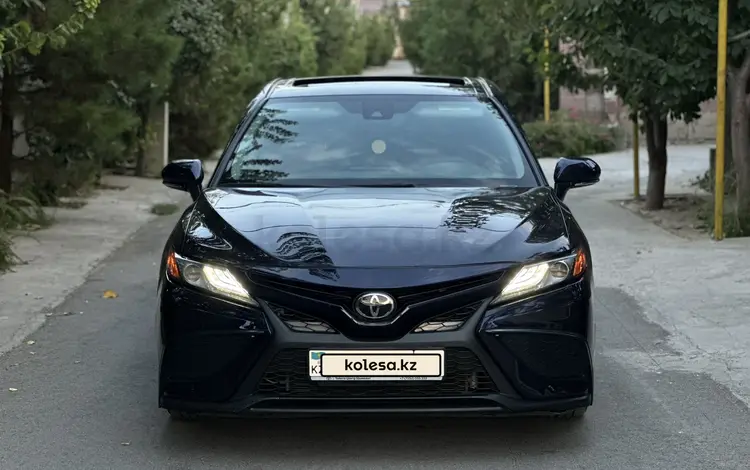 Toyota Camry 2021 годаfor13 690 000 тг. в Шымкент