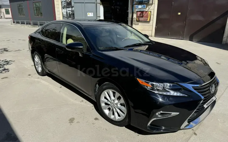 Lexus ES 300h 2013 года за 7 000 000 тг. в Актау