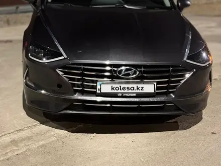 Hyundai Sonata 2021 года за 9 500 000 тг. в Атырау – фото 3