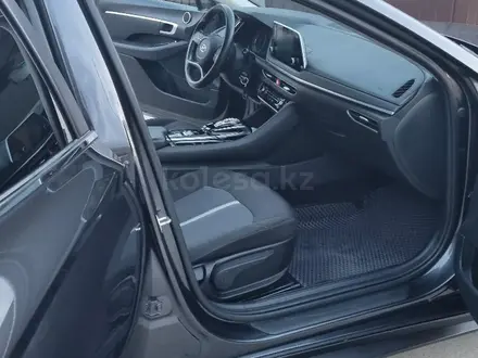 Hyundai Sonata 2021 года за 9 500 000 тг. в Атырау – фото 7