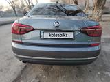 Volkswagen Passat 2017 года за 7 200 000 тг. в Алматы – фото 4