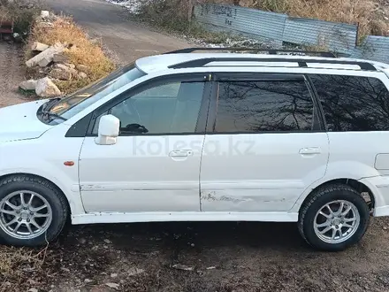 Mitsubishi Chariot 1998 года за 2 000 000 тг. в Алматы – фото 3