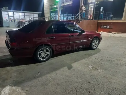 Mercedes-Benz C 240 1998 года за 3 800 000 тг. в Жанаозен – фото 9