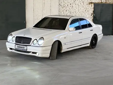 Mercedes-Benz E 320 1998 года за 2 700 000 тг. в Тараз