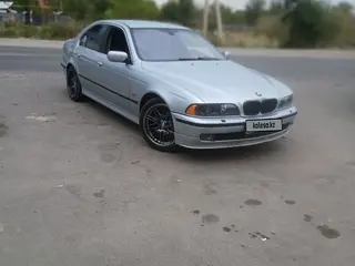 BMW 528