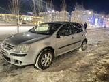 Volkswagen Golf 2007 годаүшін3 100 000 тг. в Астана