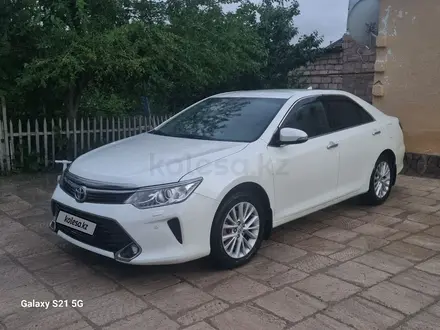 Toyota Camry 2015 года за 11 500 000 тг. в Актау – фото 2