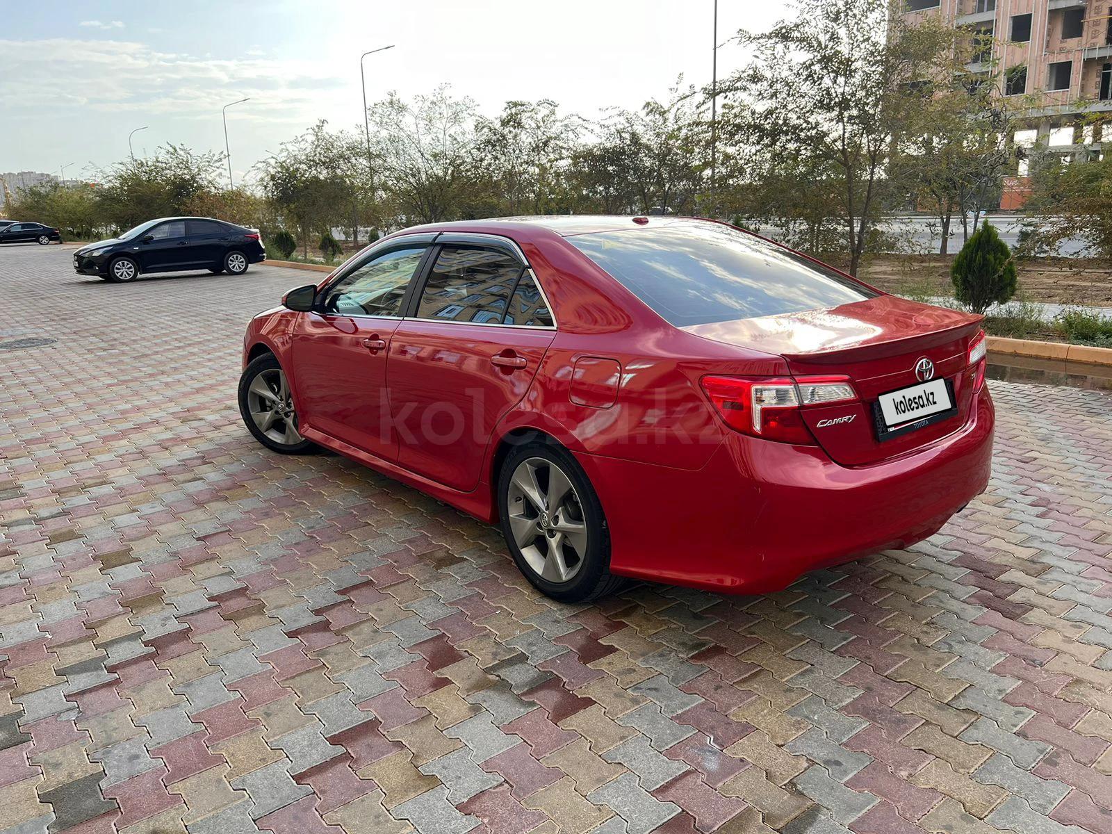 Toyota Camry 2012 г.