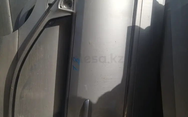 Дверь передняя правая за 25 000 тг. в Алматы