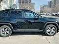 Toyota RAV4 2021 года за 15 258 888 тг. в Астана – фото 4