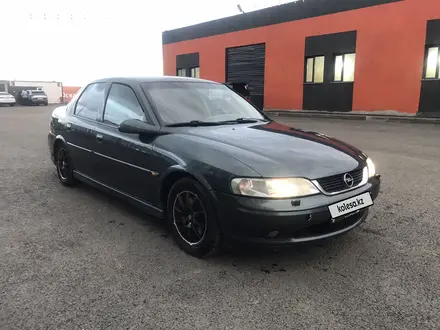 Opel Vectra 2001 года за 1 900 000 тг. в Астана – фото 4