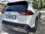 Toyota RAV4 2021 годаүшін19 800 000 тг. в Алматы – фото 2