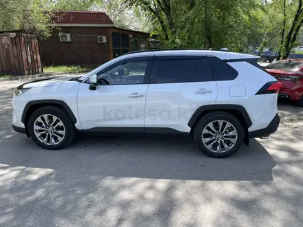 Toyota RAV4 2021 года за 19 800 000 тг. в Алматы – фото 12