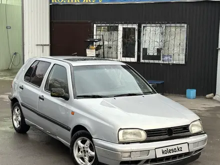 Volkswagen Golf 1995 года за 1 850 000 тг. в Алматы – фото 2