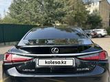 Lexus ES 250 2022 годаүшін25 000 000 тг. в Алматы – фото 4