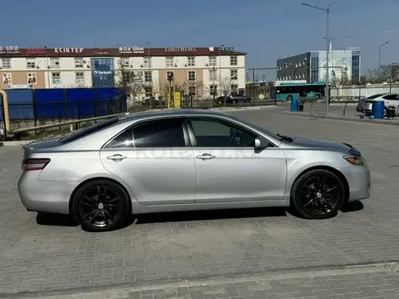 Toyota Camry 2011 года за 6 700 000 тг. в Жанаозен – фото 2