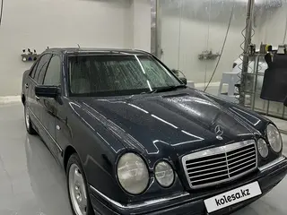 Mercedes-Benz E 280