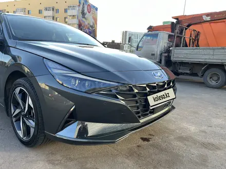 Hyundai Elantra 2023 года за 12 300 000 тг. в Астана