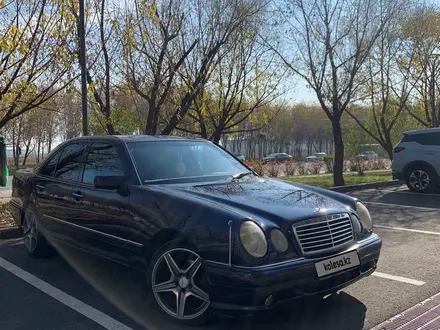 Mercedes-Benz E 320 1999 года за 2 750 000 тг. в Алматы – фото 5