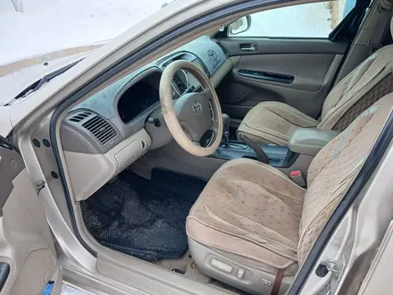 Toyota Camry 2004 года за 4 600 000 тг. в Уральск – фото 8