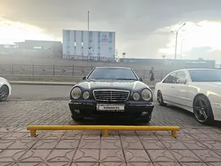 Mercedes-Benz E 320