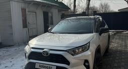 Toyota RAV4 2021 года за 16 546 000 тг. в Алматы