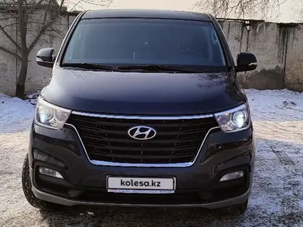 Hyundai Starex 2019 года за 21 000 000 тг. в Алматы – фото 2